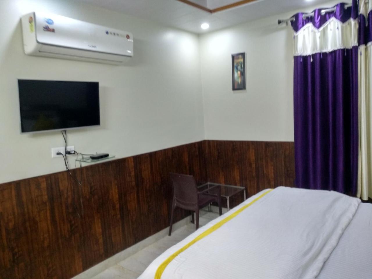فندق آر بي بالاس Dhaulpur المظهر الخارجي الصورة