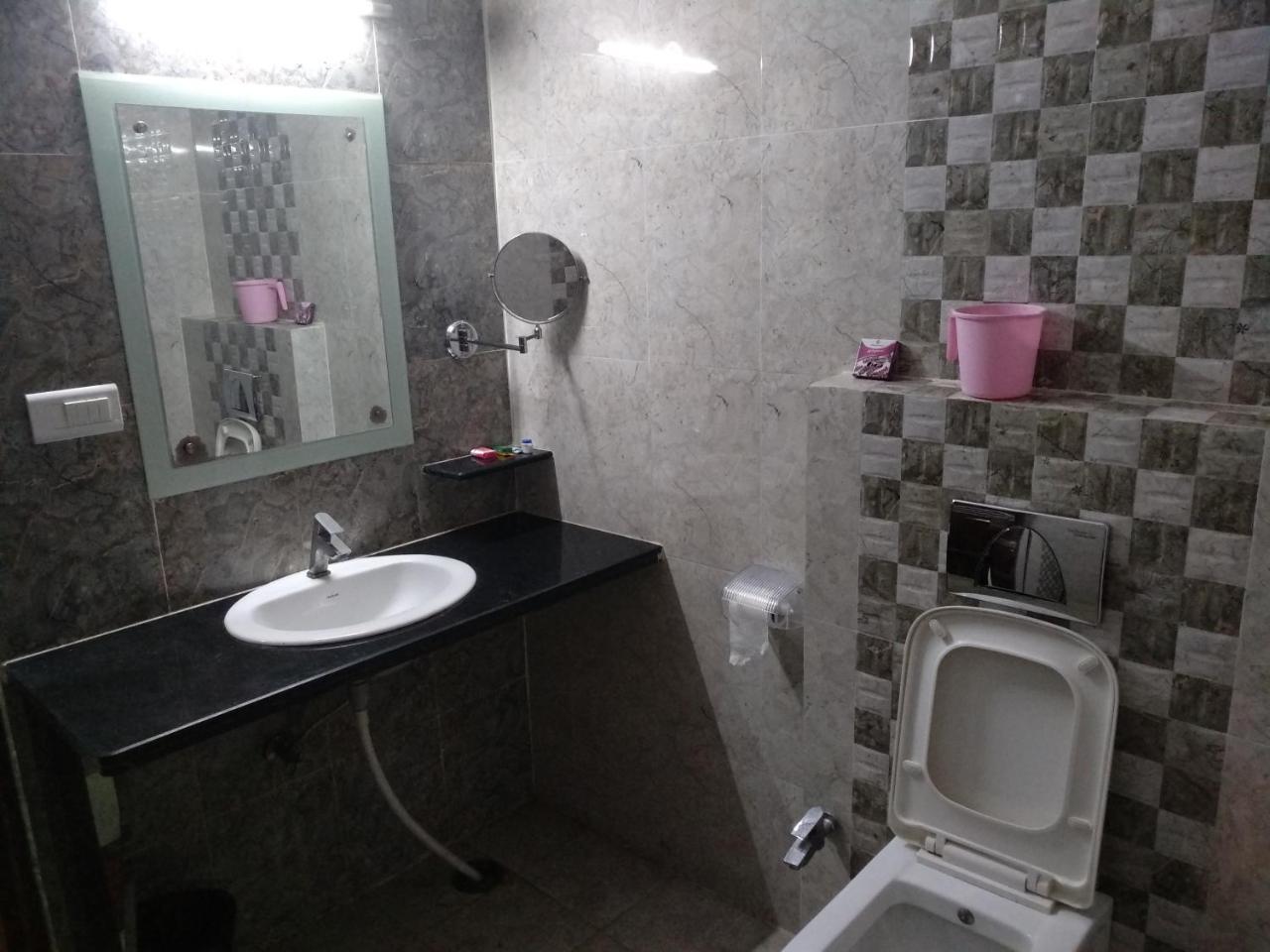 فندق آر بي بالاس Dhaulpur المظهر الخارجي الصورة