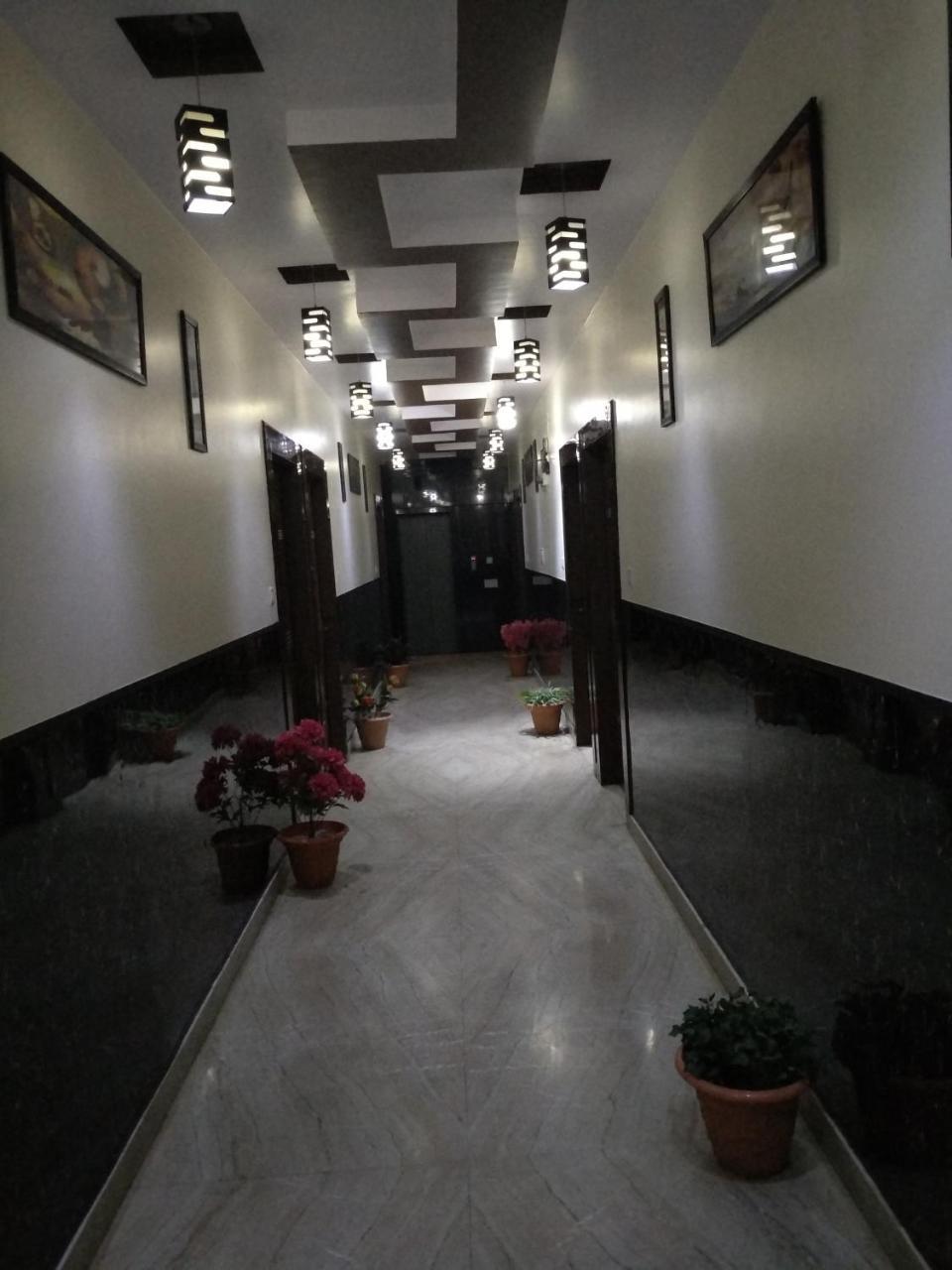 فندق آر بي بالاس Dhaulpur المظهر الخارجي الصورة